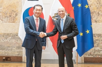 한종희 삼성전자 부회장, 오스트리아 노동부장관 접견