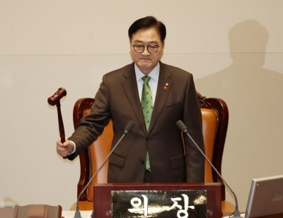 “같은 5선인데” '월담' 우원식 뜨고 '막말' 윤상현 지네