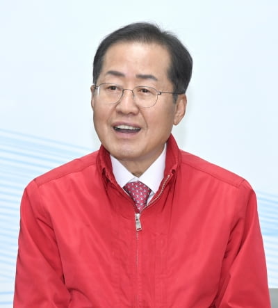 홍준표 "대선 후보 자격으로 트럼프 취임식 방문"