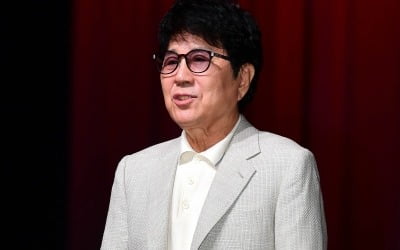 ジョ・ヨンピル、国家哀悼期間に合わせてコンサートを延期