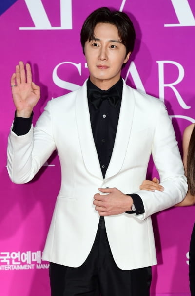 정일우, 27살 뇌동맥류 진단 후 죽음 공포 느꼈다…"눈앞 깜깜해져"('백반기행')