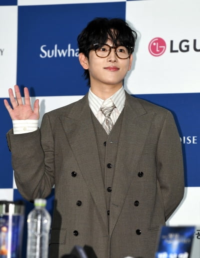 임시완, 1년째 수상 소감 준비 못 했다…"SNS에 올릴 것"('청룡 핸드프린팅')