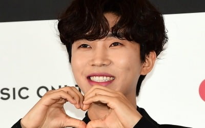'34세' 임영웅, 또 일냈다…뮤직 페스티벌 함께 즐기고 싶은 남자 트로트 가수 1위 [TEN차트]