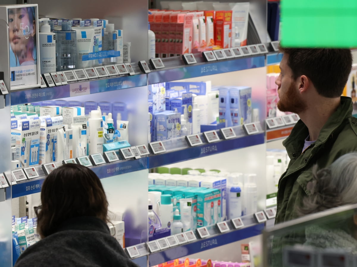 올리브영, LA를 K뷰티 격전지로 - 뉴스 썸네일 이미지